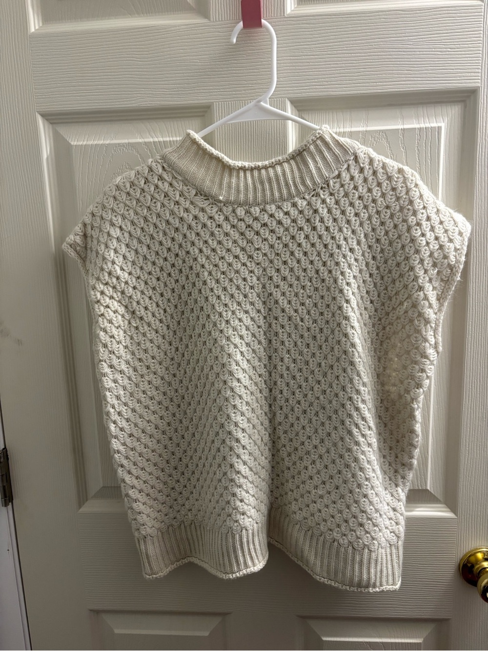 Cream Knit Sleeveless Pullover Sweater L